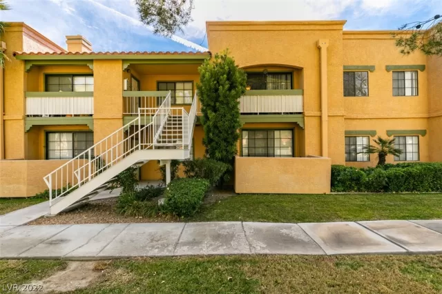 MLS: 2359062 Condo For Sale