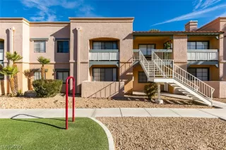 Photo #1: 2359066 Listing 