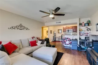 Photo #4: 2359066 Listing 