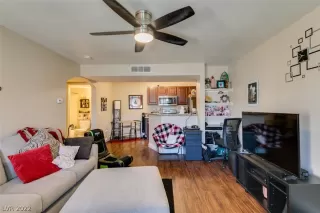 Photo #5: 2359066 Listing 