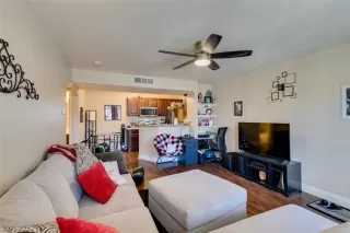 Photo #6: 2359066 Listing 
