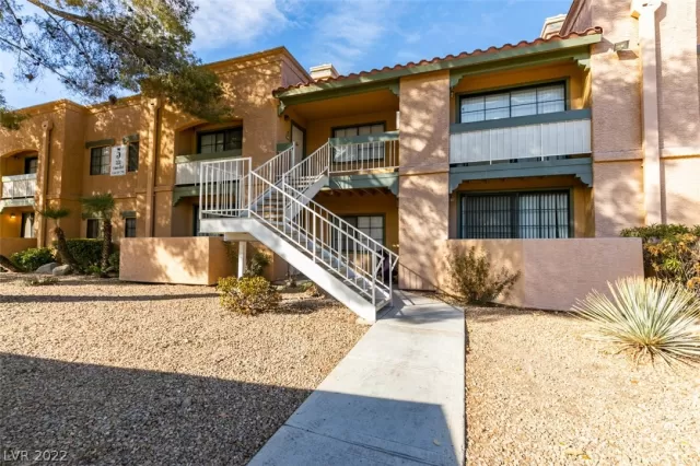 MLS: 2359067 Condo For Sale