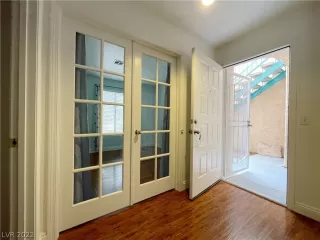 Photo #3: 2359071 Listing