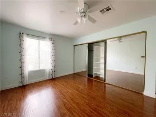 Photo #4: 2359071 Listing