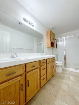 Photo #6: 2359071 Listing