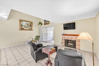 Photo #4: 2359121 Listing 