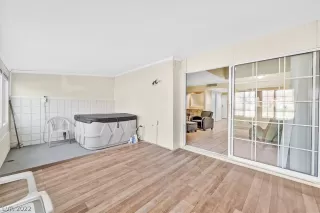 Photo #6: 2359121 Listing 