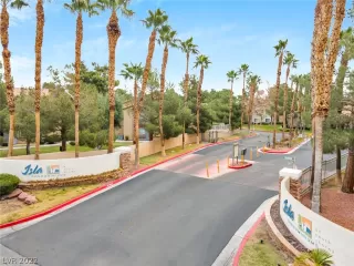 Photo #1: 2359130 Listing