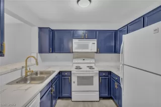 Photo #3: 2359130 Listing