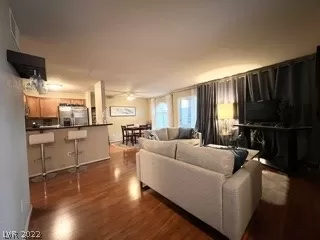 Photo #2: 2359161 Listing