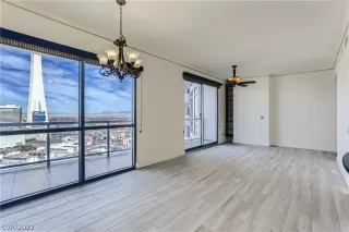 Photo #5: 2359170 Listing