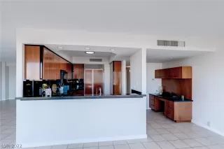 Photo #6: 2359187 Listing 