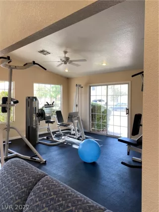 Photo #3: 2359196 Listing 