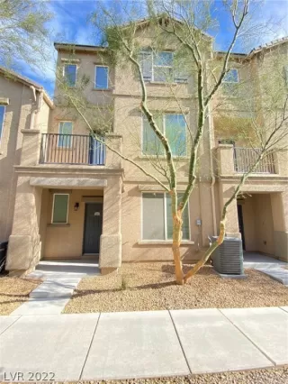 Photo #1: 2359202 Listing