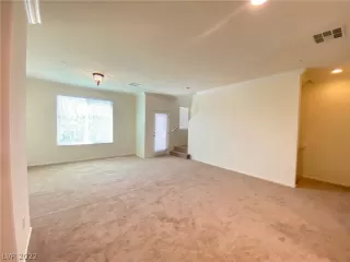 Photo #5: 2359202 Listing