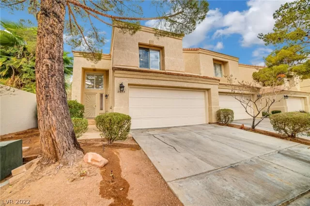 MLS: 2359250 Condo For Sale