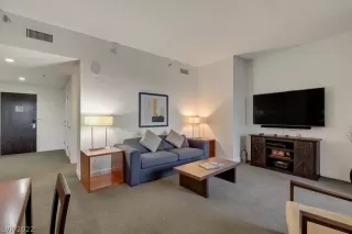 Photo #4: 2359329 Listing 