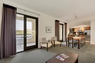 Photo #5: 2359329 Listing 