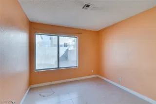 Photo #6: 2359340 Listing