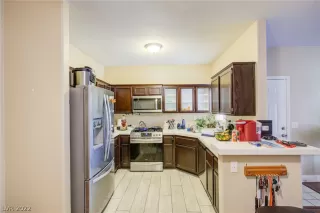 Photo #2: 2359377 Listing