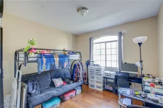 Photo #3: 2359377 Listing