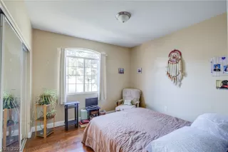 Photo #4: 2359377 Listing