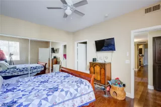 Photo #6: 2359377 Listing