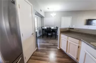 Photo #6: 2359378 Listing