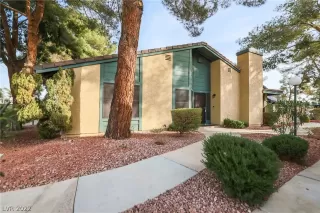 Photo #3: 2359399 Listing 