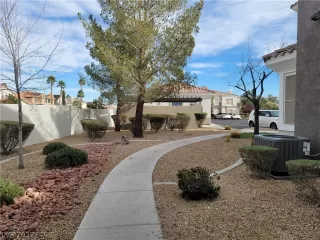 Photo #2: 2359408 Listing 