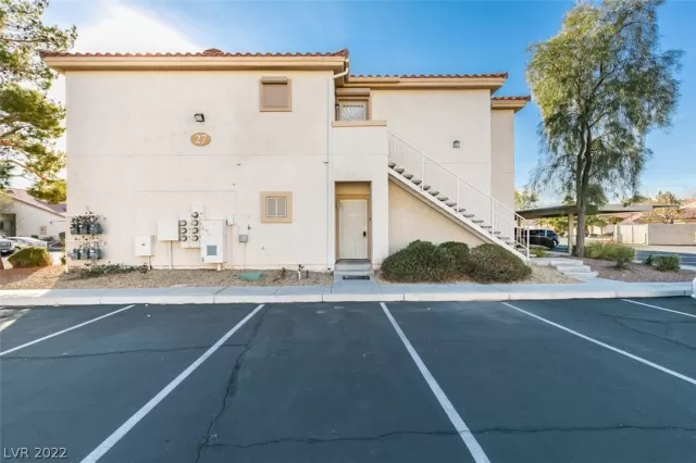 MLS: 2359410 Condo For Sale