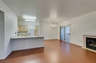 Photo #4: 2359410 Listing