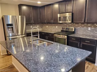 Photo #1: 2359430 Listing 