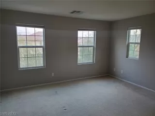 Photo #5: 2359430 Listing 