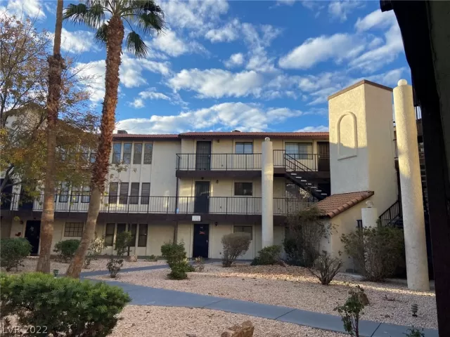 MLS: 2359460 Condo For Sale