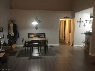 Photo #1: 2359481 Listing 