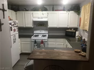 Photo #3: 2359481 Listing 