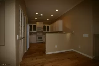 Photo #6: 2359485 Listing