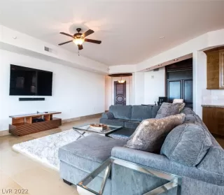 Photo #5: 2359495 Listing