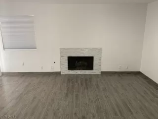 Photo #2: 2359543 Listing 