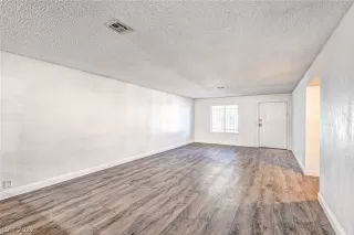 Photo #1: 2359568 Listing 