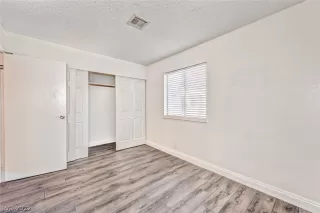 Photo #6: 2359568 Listing 