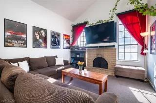 Photo #3: 2359570 Listing