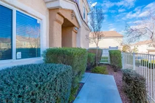 Photo #2: 2359575 Listing