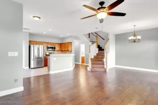 Photo #4: 2359575 Listing