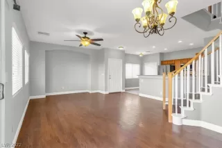 Photo #5: 2359575 Listing