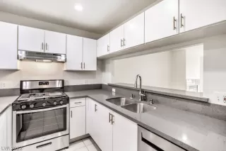 Photo #1: 2359591 Listing 