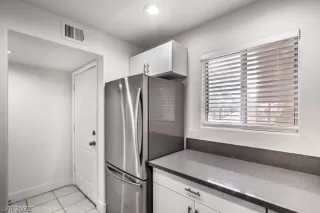 Photo #3: 2359591 Listing 