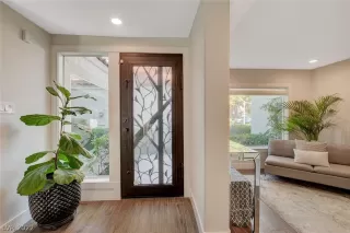 Photo #3: 2359626 Listing