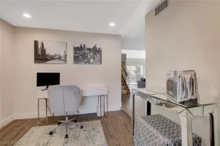 Photo #5: 2359626 Listing